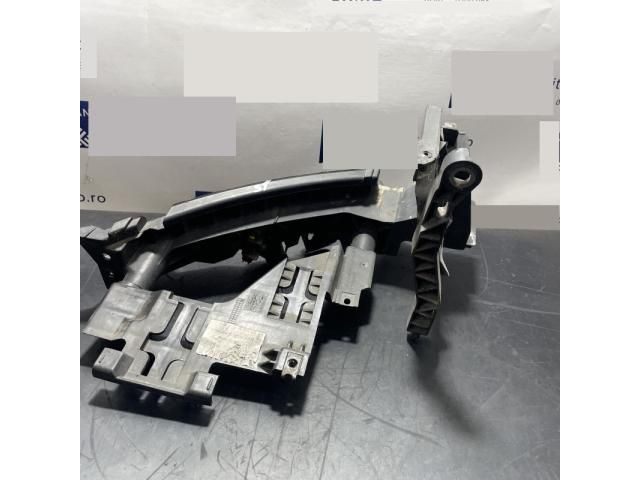 bontott AUDI Q5 Bal Fényszóró Tartó