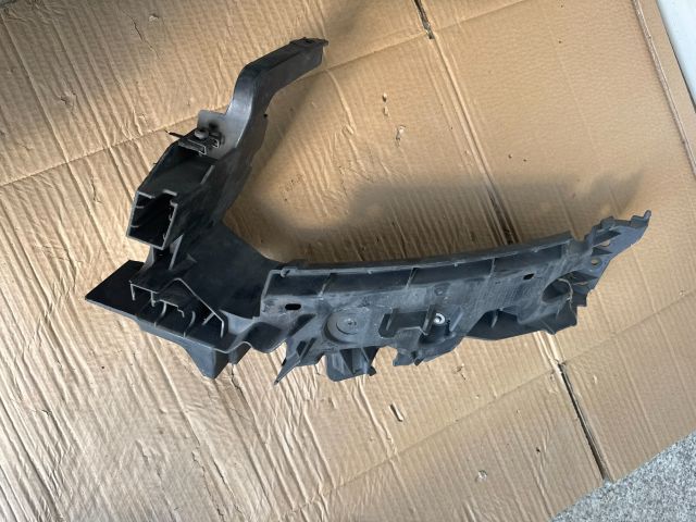 bontott AUDI Q5 Bal Fényszóró Tartó