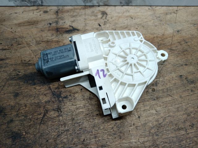 bontott AUDI Q5 Bal hátsó Ablakemelő Motor