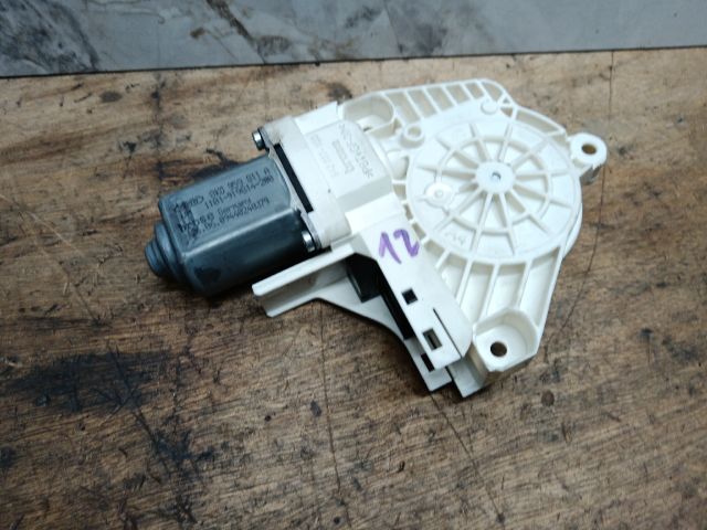 bontott AUDI Q5 Bal hátsó Ablakemelő Motor