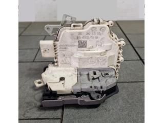 bontott AUDI Q5 Bal hátsó Ajtózár