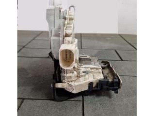 bontott AUDI Q5 Bal hátsó Ajtózár