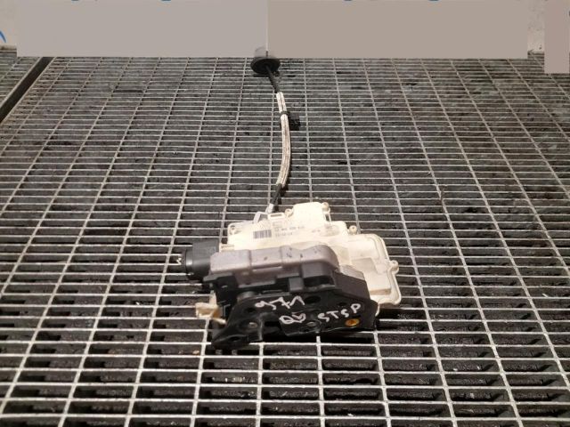 bontott AUDI Q5 Bal hátsó Ajtózár