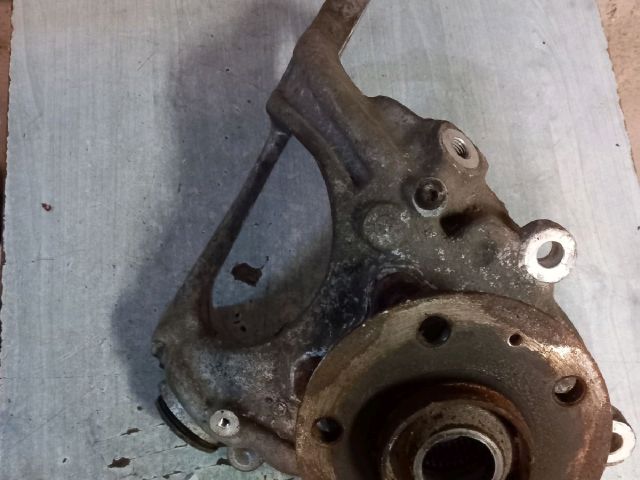 bontott AUDI Q5 Bal hátsó Csonkállvány Kerékaggyal