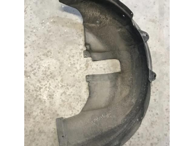 bontott AUDI Q5 Bal hátsó Dobbetét (Kerékjárati, Műanyag)