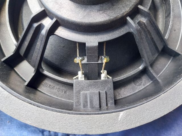 bontott AUDI Q5 Bal hátsó Hangszóró