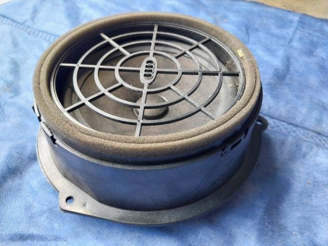 bontott AUDI Q5 Bal hátsó Hangszóró