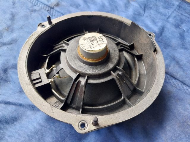 bontott AUDI Q5 Bal hátsó Hangszóró