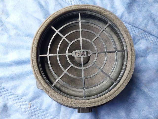 bontott AUDI Q5 Bal hátsó Hangszóró