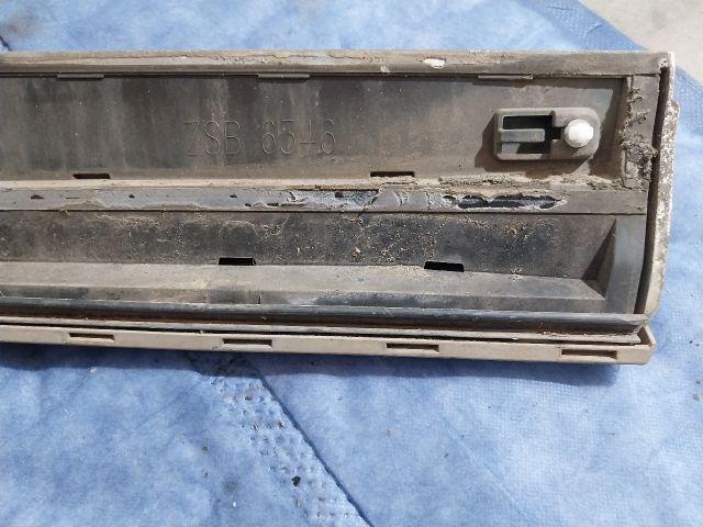 bontott AUDI Q5 Bal hátsó Küszöb Díszléc