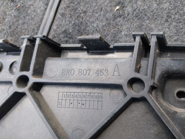 bontott AUDI Q5 Bal hátsó Oldal Lökhárító Tartó (Műanyag)