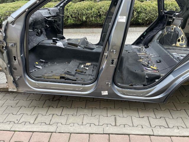 bontott AUDI Q5 Bal Küszöb