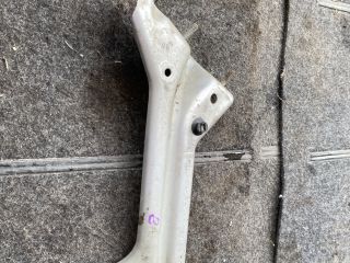 bontott AUDI Q5 Bal Sárvédő Oldaltartó