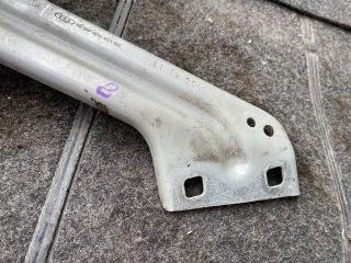 bontott AUDI Q5 Bal Sárvédő Oldaltartó