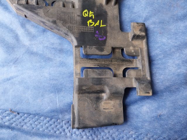 bontott AUDI Q5 Bal Sárvédő Oldaltartó