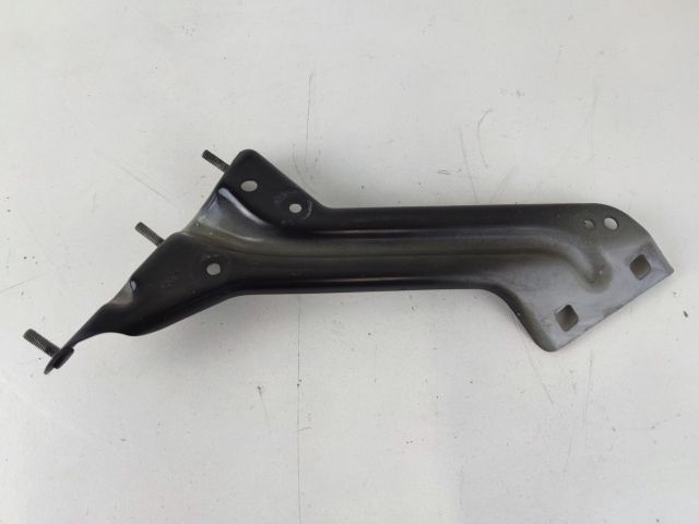 bontott AUDI Q5 Bal Sárvédő Oldaltartó