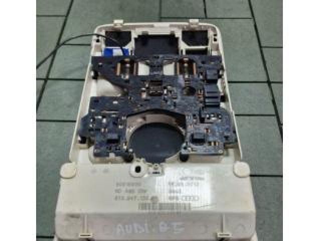 bontott AUDI Q5 Beltér Világítás Első