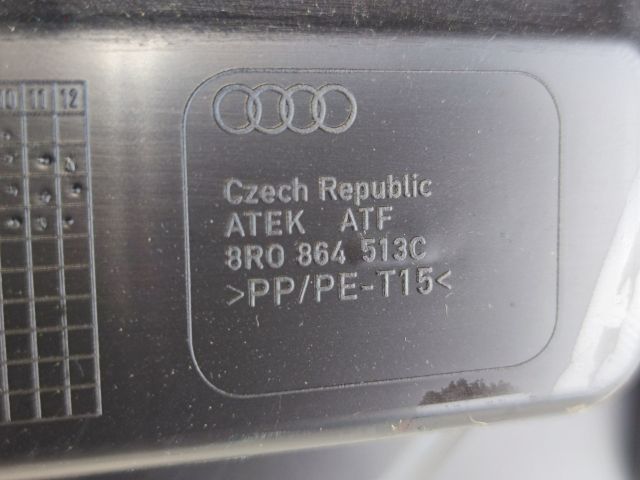 bontott AUDI Q5 Csomagtérajtó Díszléc