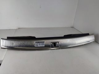 bontott AUDI Q5 Csomagtérajtó Díszléc