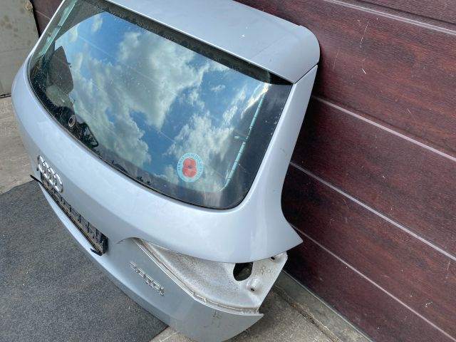 bontott AUDI Q5 Csomagtérajtó (Részeivel)