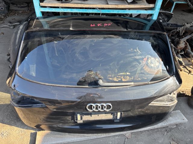 bontott AUDI Q5 Csomagtérajtó (Részeivel)