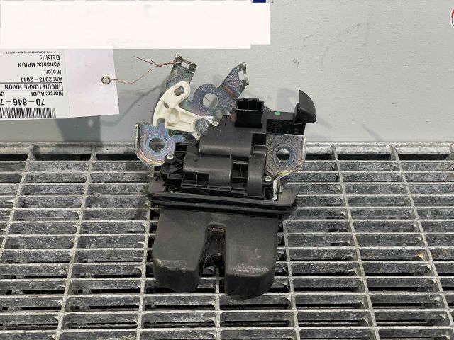 bontott AUDI Q5 Csomagtérajtó Ütköző