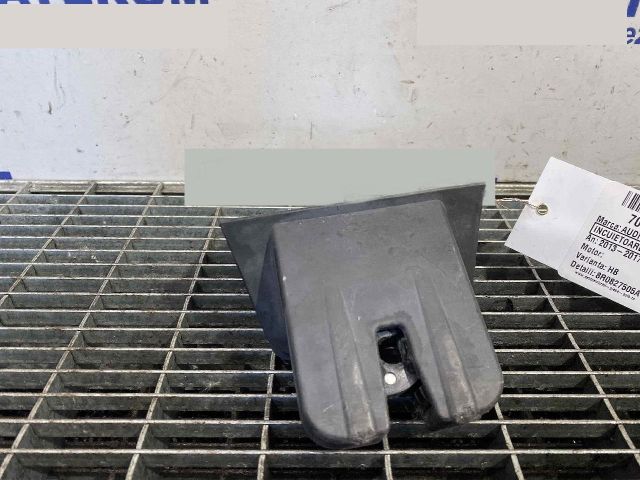 bontott AUDI Q5 Csomagtérajtó Ütköző