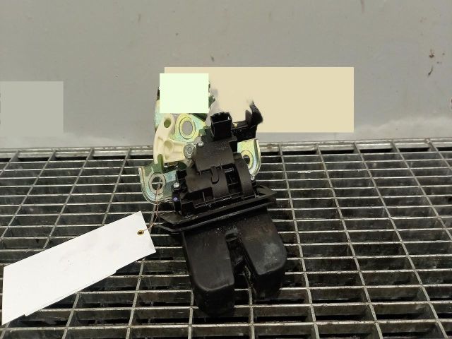 bontott AUDI Q5 Csomagtérajtó Ütköző