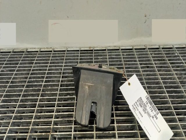 bontott AUDI Q5 Csomagtérajtó Ütköző