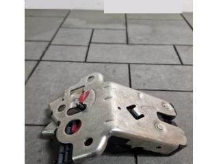 bontott AUDI Q5 Csomagtérajtó Zárszerkezet