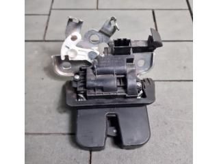 bontott AUDI Q5 Csomagtérajtó Zárszerkezet