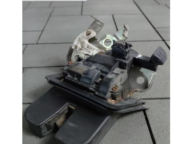 bontott AUDI Q5 Csomagtérajtó Zárszerkezet