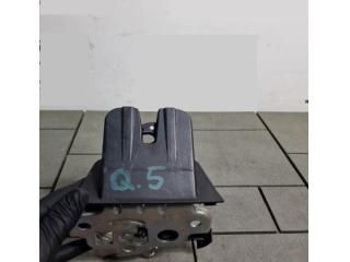 bontott AUDI Q5 Csomagtérajtó Zárszerkezet