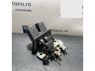 bontott AUDI Q5 Csomagtérajtó Zárszerkezet