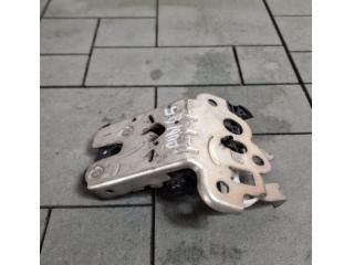 bontott AUDI Q5 Csomagtérajtó Zárszerkezet