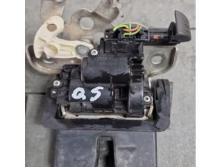 bontott AUDI Q5 Csomagtérajtó Zárszerkezet