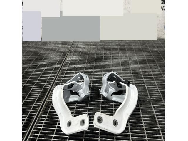 bontott AUDI Q5 Csomagtérajtó Zsanér