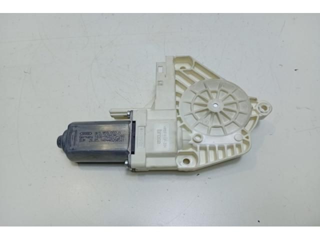 bontott AUDI Q5 Elektronika (Magában)