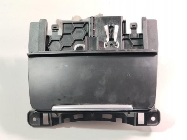 bontott AUDI Q5 Első Hamutartó