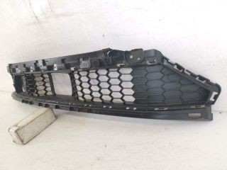 bontott AUDI Q5 Első Lökhárító Alsó Középső Díszrács