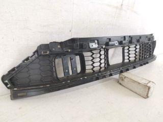 bontott AUDI Q5 Első Lökhárító Alsó Középső Díszrács