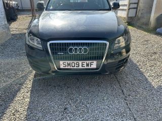 bontott AUDI Q5 Első Lökhárító (Üresen)