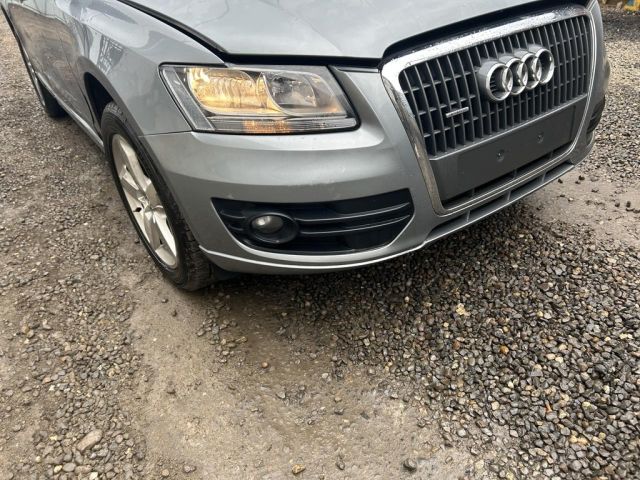 bontott AUDI Q5 Első Lökhárító (Üresen)