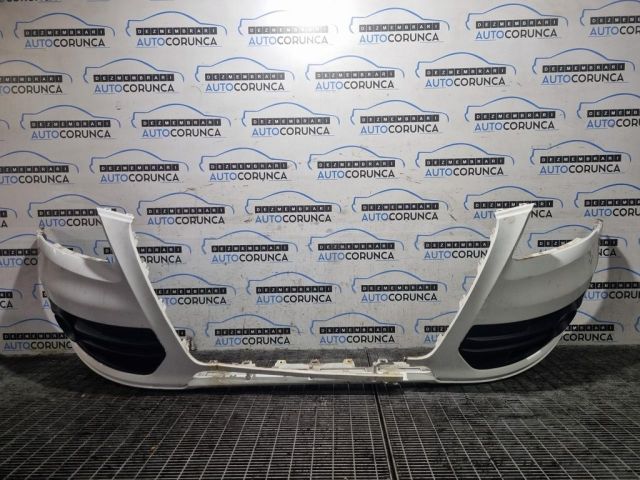 bontott AUDI Q5 Első Lökhárító (Üresen)