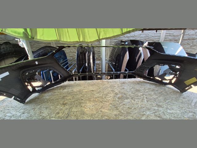 bontott AUDI Q5 Első Lökhárító (Üresen)