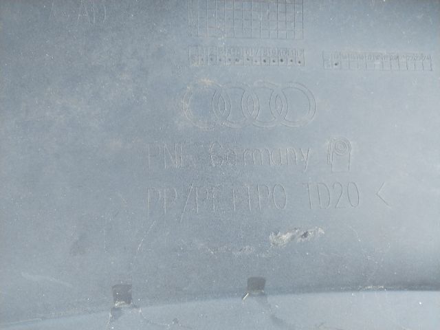 bontott AUDI Q5 Első Lökhárító (Üresen)