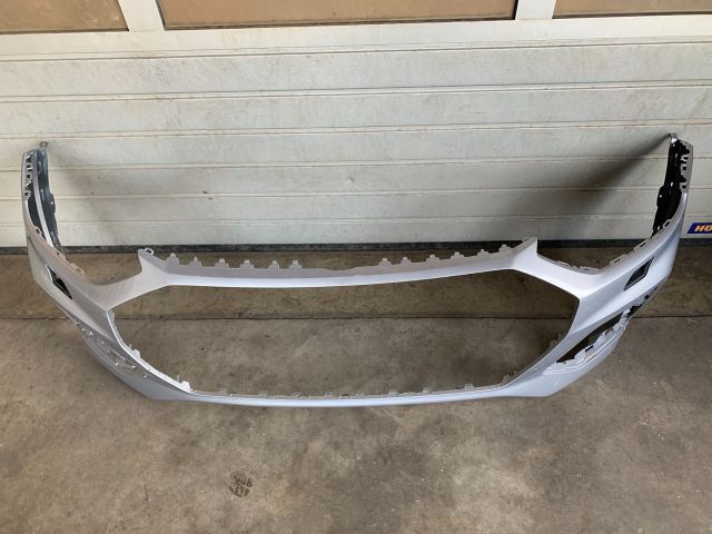 bontott AUDI Q5 Első Lökhárító (Üresen)