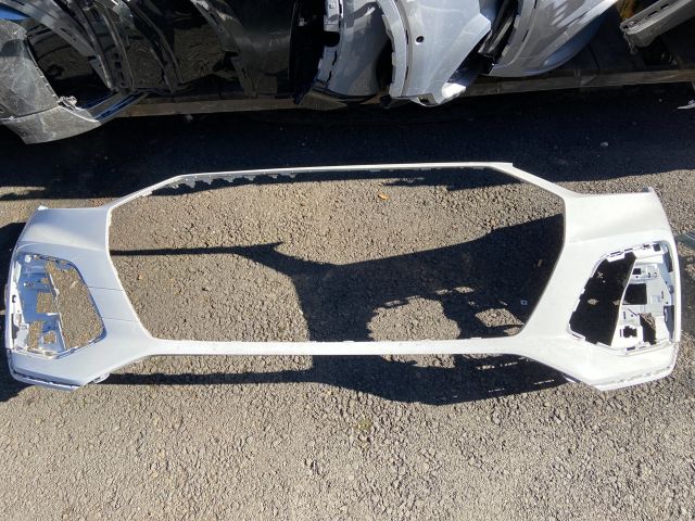 bontott AUDI Q5 Első Lökhárító (Üresen)