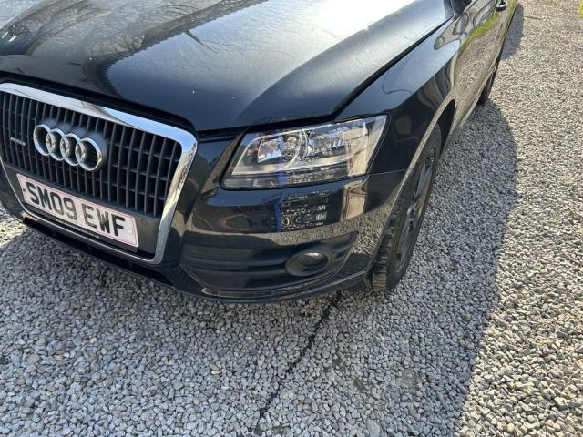 bontott AUDI Q5 Első Lökhárító (Üresen)