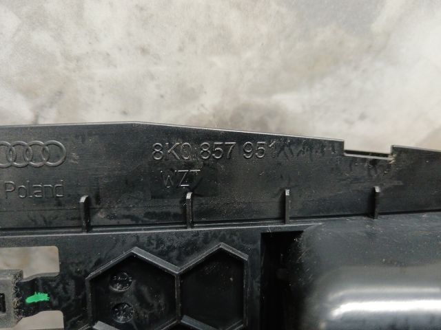 bontott AUDI Q5 Első Tároló Rekesz